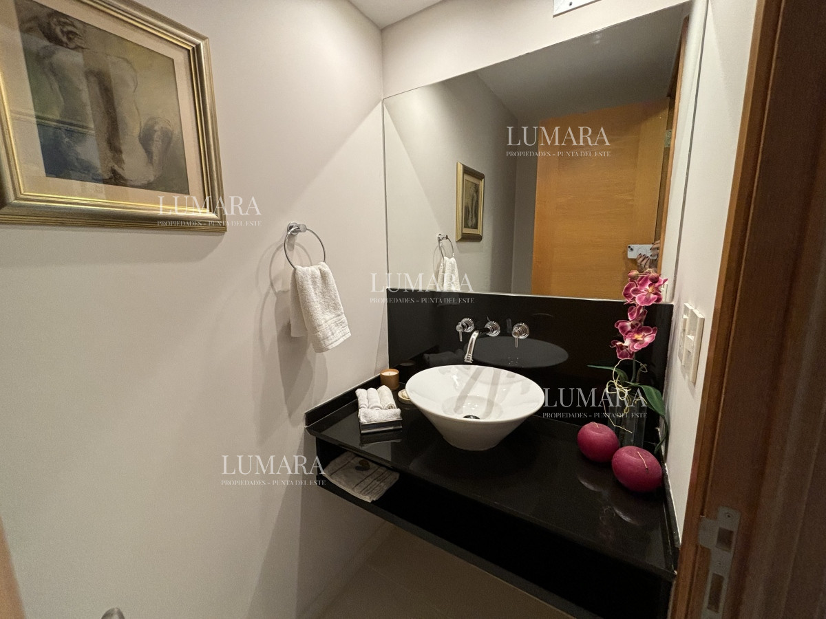 Apartamento ID.2682 - SEASONS TOWER VENTA  EN EXCLUSIVIDAD PISO ALTO MANSA ESQUINERO AL PUERTO