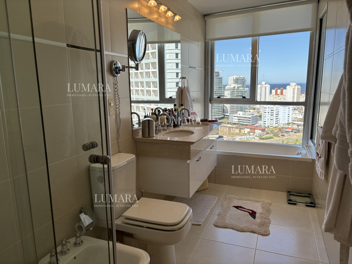 Apartamento ID.2682 - SEASONS TOWER VENTA  EN EXCLUSIVIDAD PISO ALTO MANSA ESQUINERO AL PUERTO