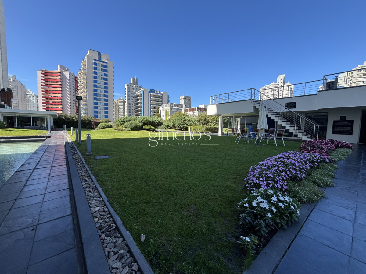 Apartamento ID.1263 - Venta de Apartamento 3 Dormitorios Torre Manhattan piso alto - Punta del Este - La Pastora - Chiverta 