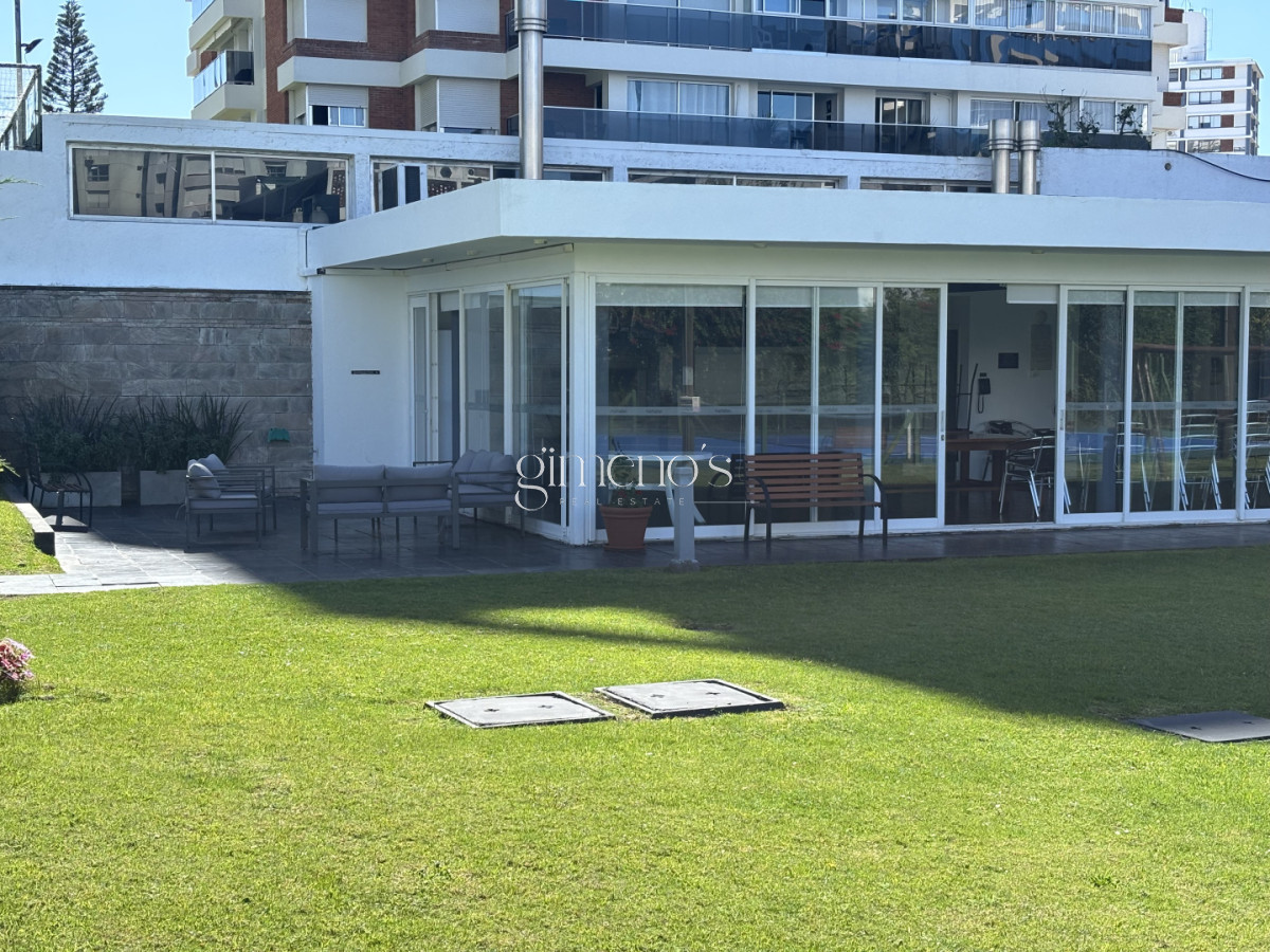 Apartamento ID.1263 - Venta de Apartamento 3 Dormitorios Torre Manhattan piso alto - Punta del Este - La Pastora - Chiverta 