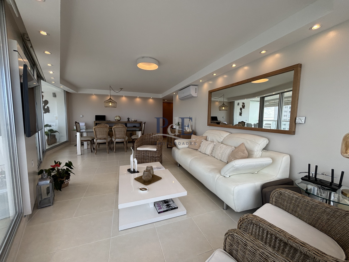 APARTAMENTO PISO ALTO EN PLAYA MANSA - Imagen 1