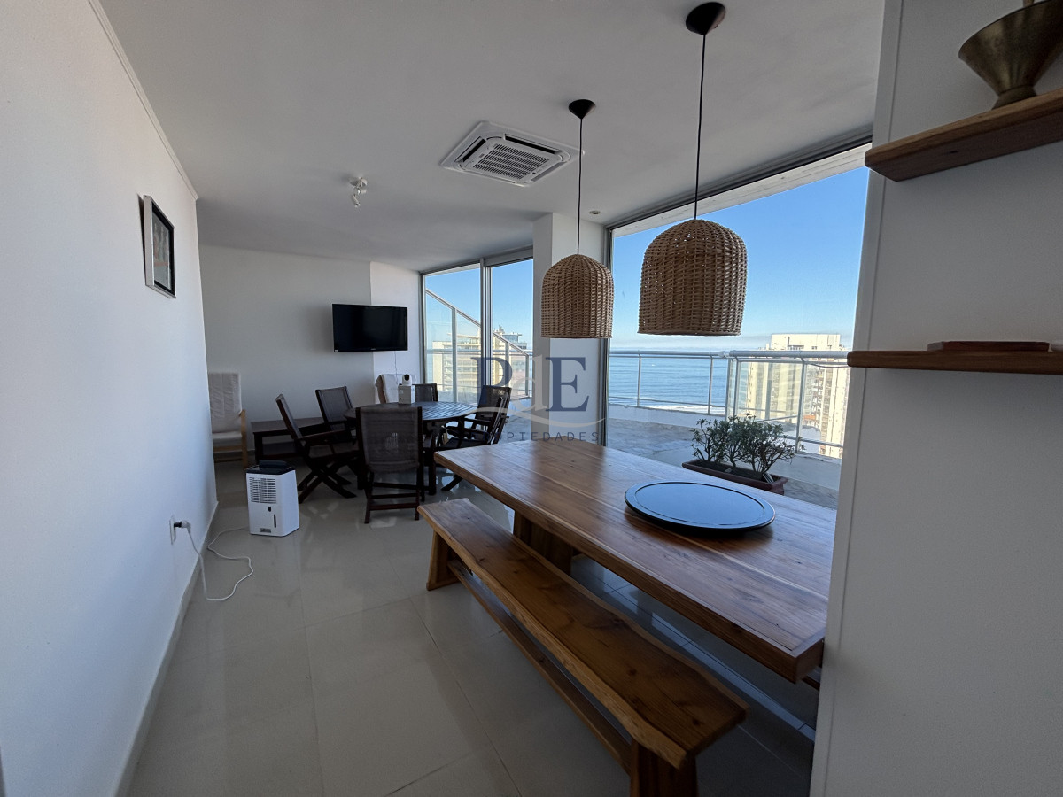 Penthouse con parrillero propio y vista al mar | Playa Brava - Imagen 14