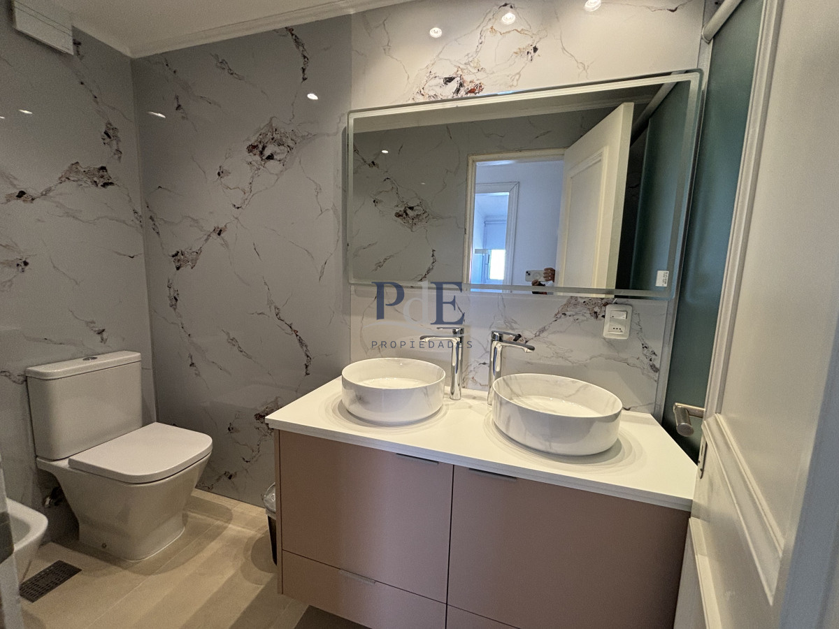 Penthouse con parrillero propio y vista al mar | Playa Brava - Imagen 13