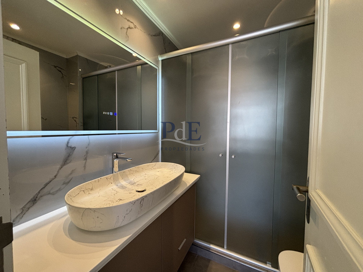 Penthouse con parrillero propio y vista al mar | Playa Brava - Imagen 9