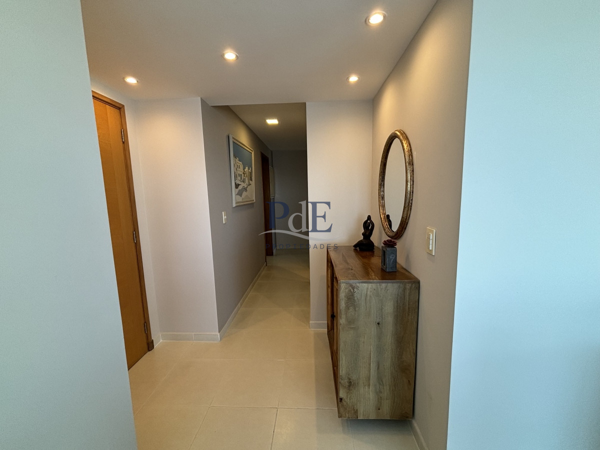APARTAMENTO PISO ALTO EN PLAYA MANSA - Imagen 9
