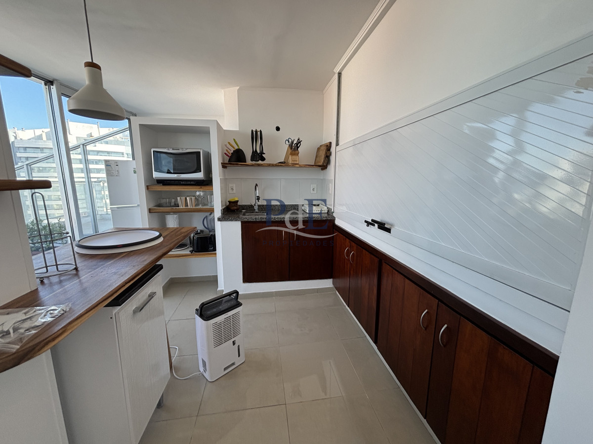 Penthouse con parrillero propio y vista al mar | Playa Brava - Imagen 16