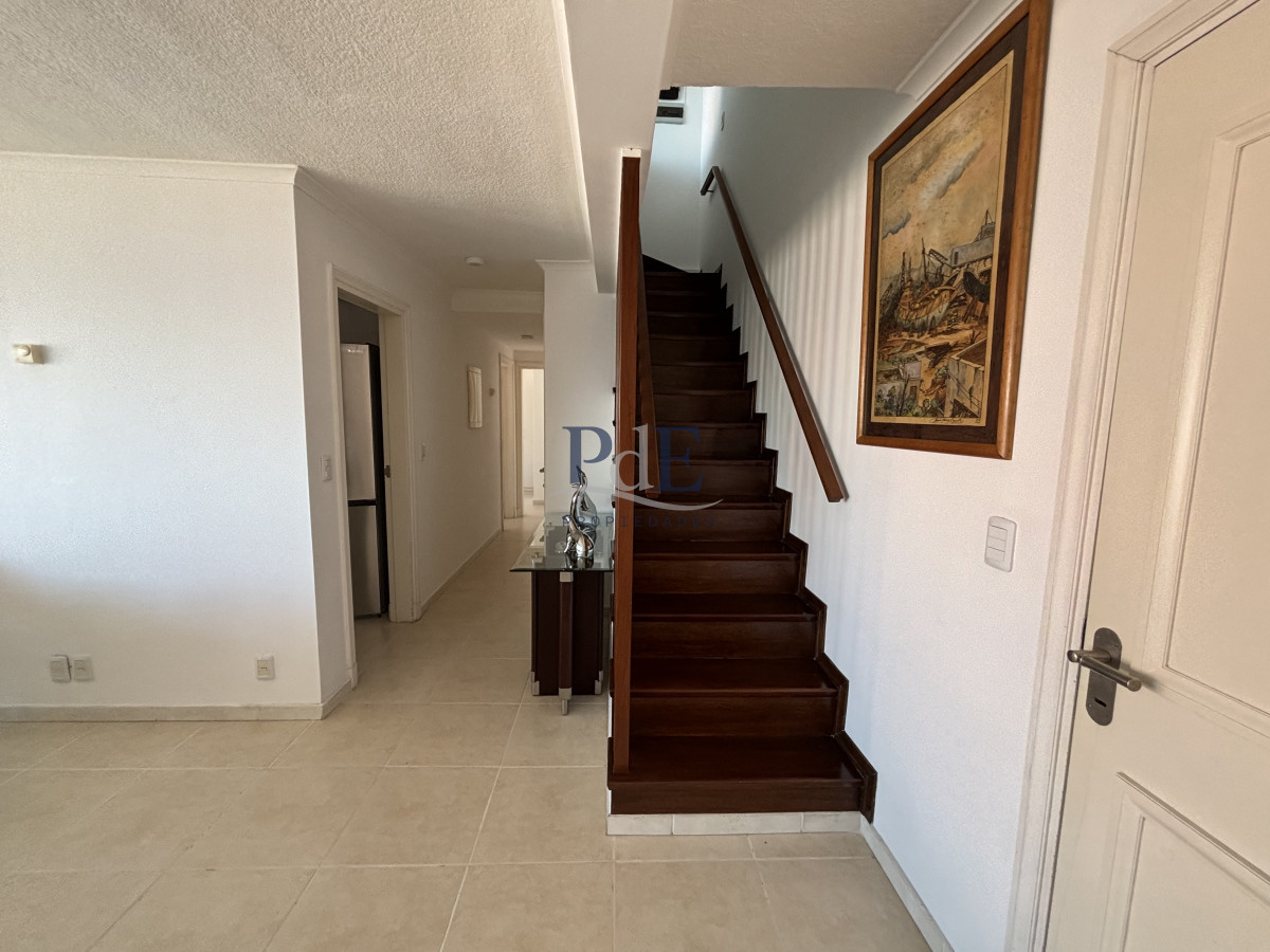 Penthouse con parrillero propio y vista al mar | Playa Brava - Imagen 3