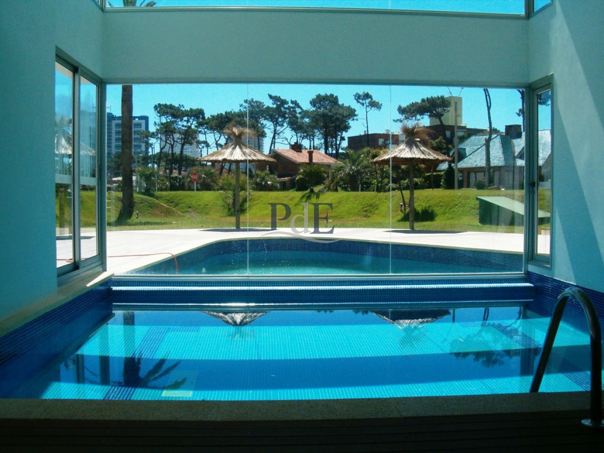 Penthouse con parrillero propio y vista al mar | Playa Brava - Imagen 19