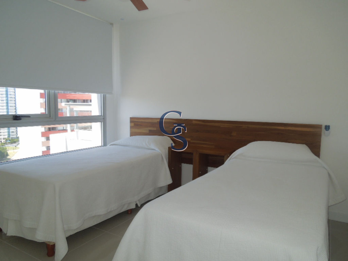 Apartamento ID.298567 - AV CHIVERTA EDIFICIO FOREST TOWER II TODO SOL!!!!!