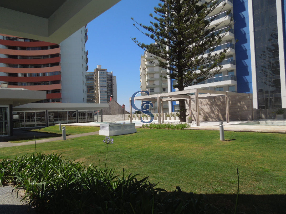 Apartamento ID.298567 - AV CHIVERTA EDIFICIO FOREST TOWER II TODO SOL!!!!!