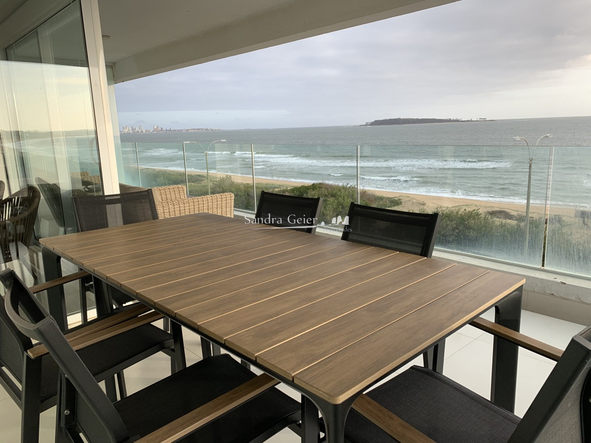 Apartamento ID.1245 - VENTA MANSA PRIMERA FILA FRENTE AL MAR