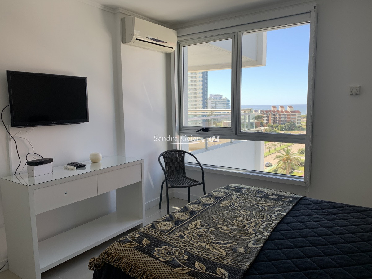 Apartamento ID.1288 - AV. CHIVERTA. MUY LINDA PLANTA  
