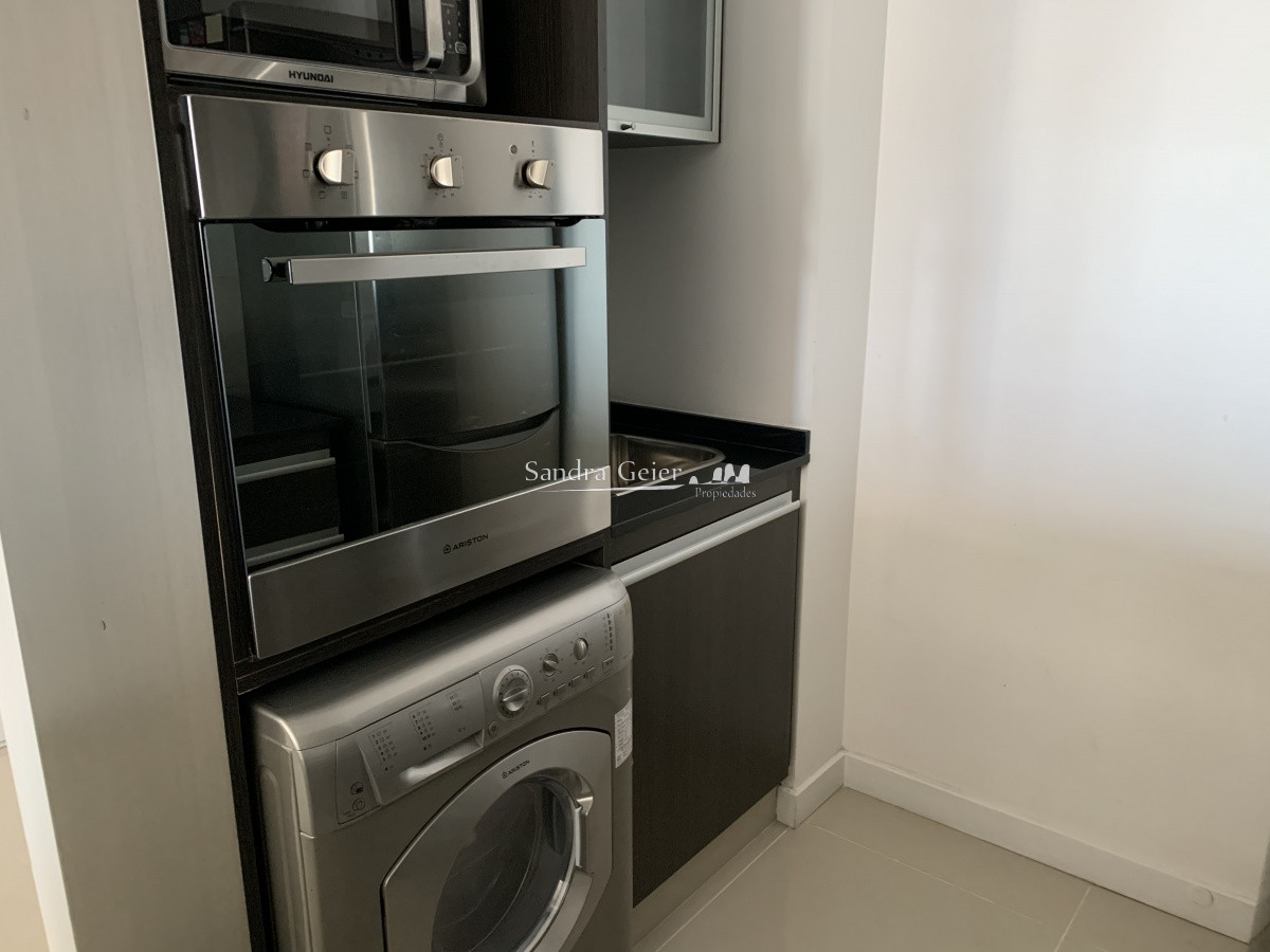 Apartamento ID.1288 - AV. CHIVERTA. MUY LINDA PLANTA  