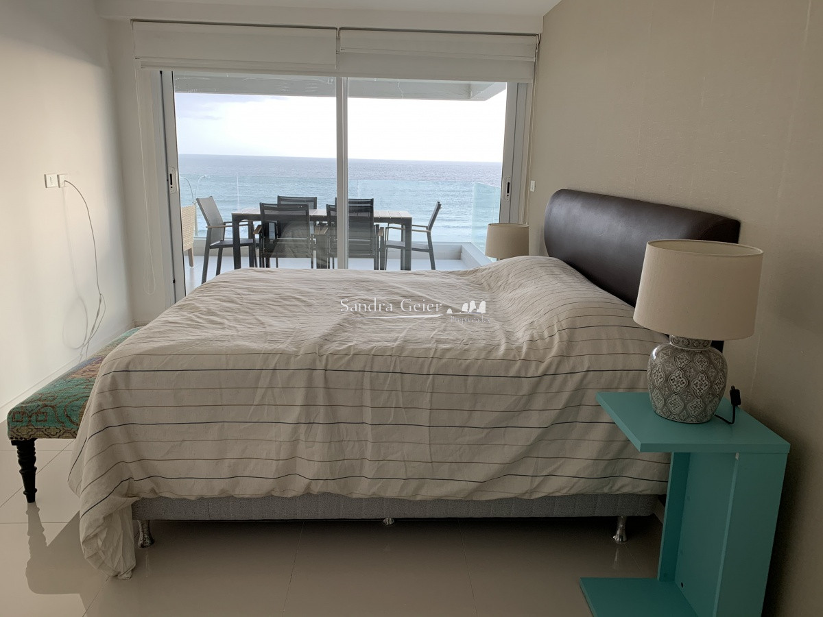 Apartamento ID.1245 - VENTA MANSA PRIMERA FILA FRENTE AL MAR