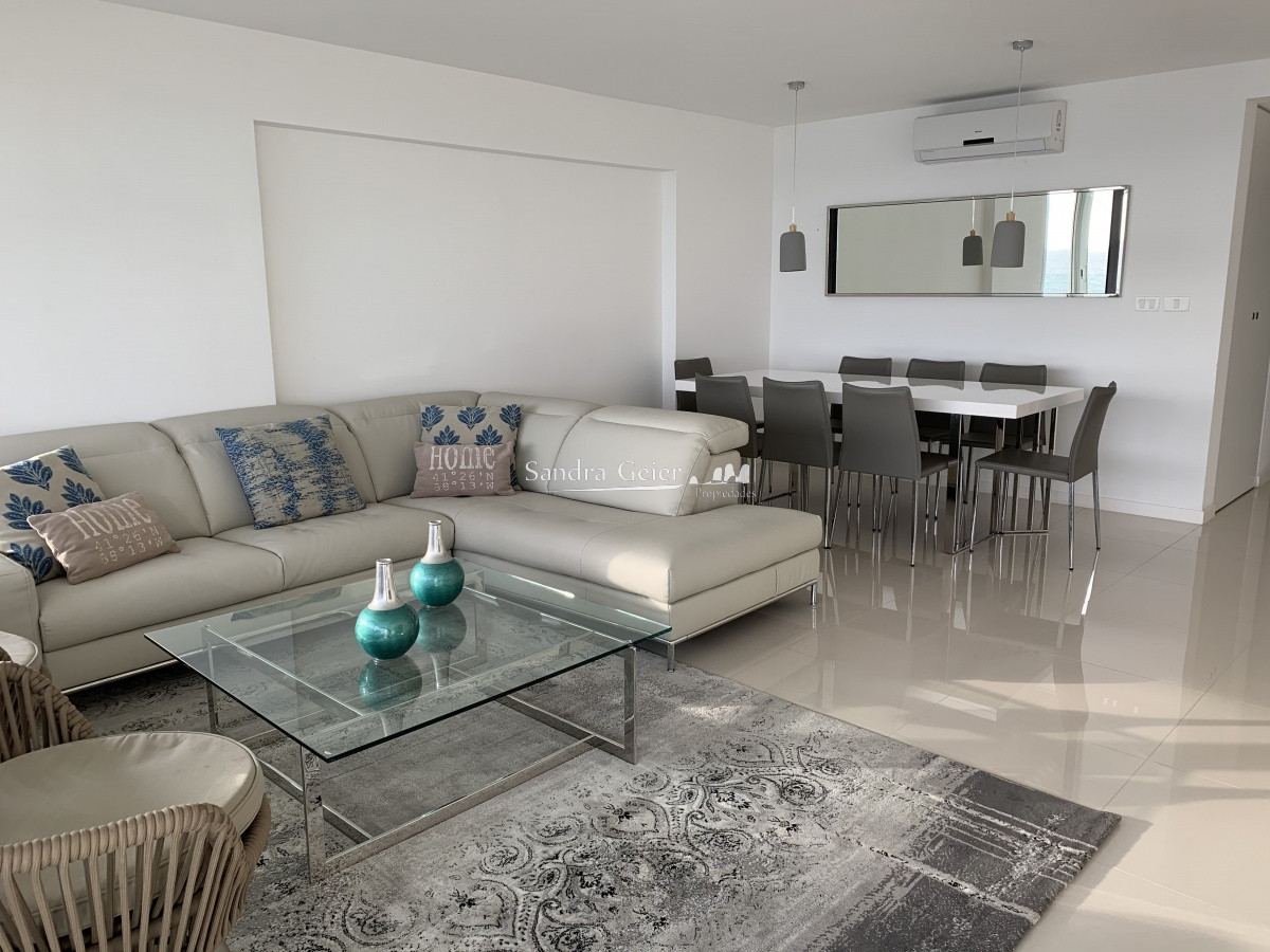 Apartamento ID.1245 - VENTA MANSA PRIMERA FILA FRENTE AL MAR
