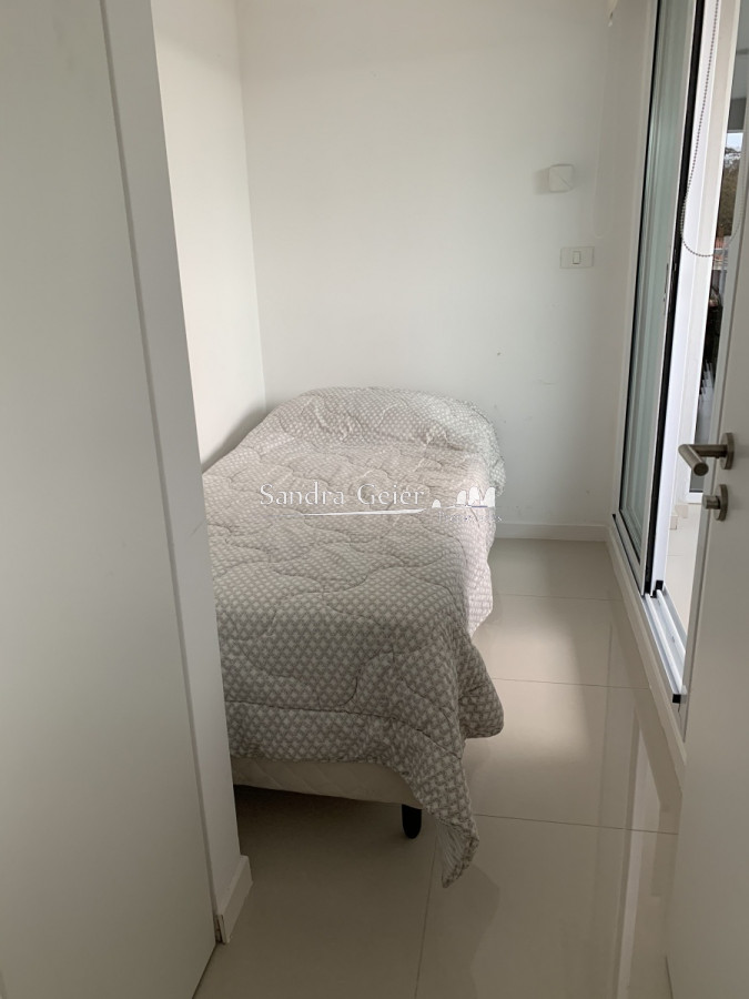 Apartamento ID.1245 - VENTA MANSA PRIMERA FILA FRENTE AL MAR