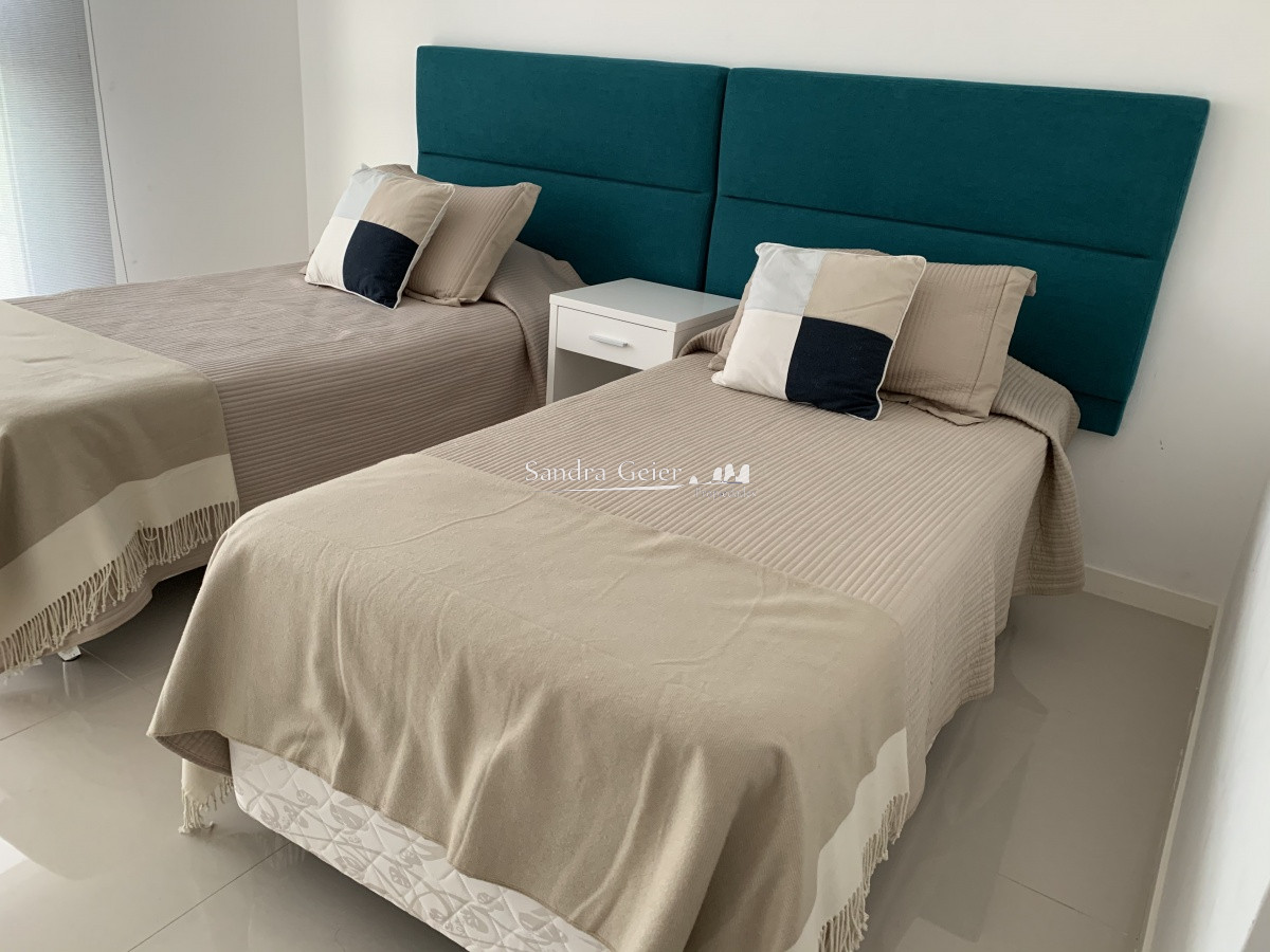 Apartamento ID.1245 - VENTA MANSA PRIMERA FILA FRENTE AL MAR