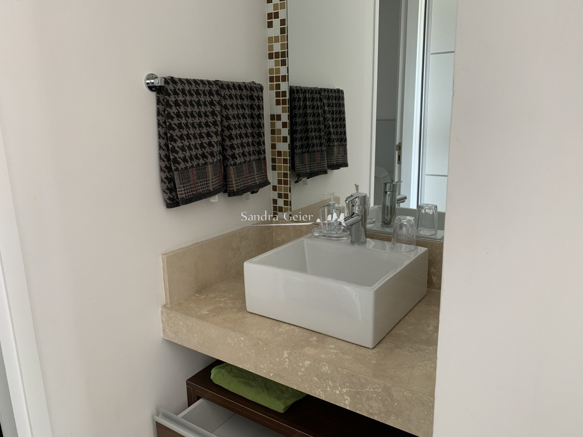 Apartamento ID.1288 - AV. CHIVERTA. MUY LINDA PLANTA  