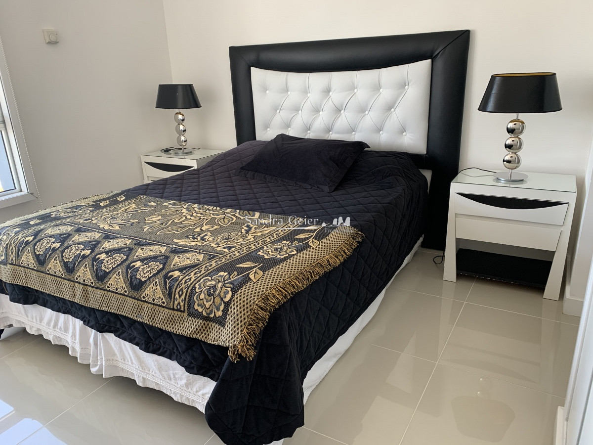 Apartamento ID.1288 - AV. CHIVERTA. MUY LINDA PLANTA  