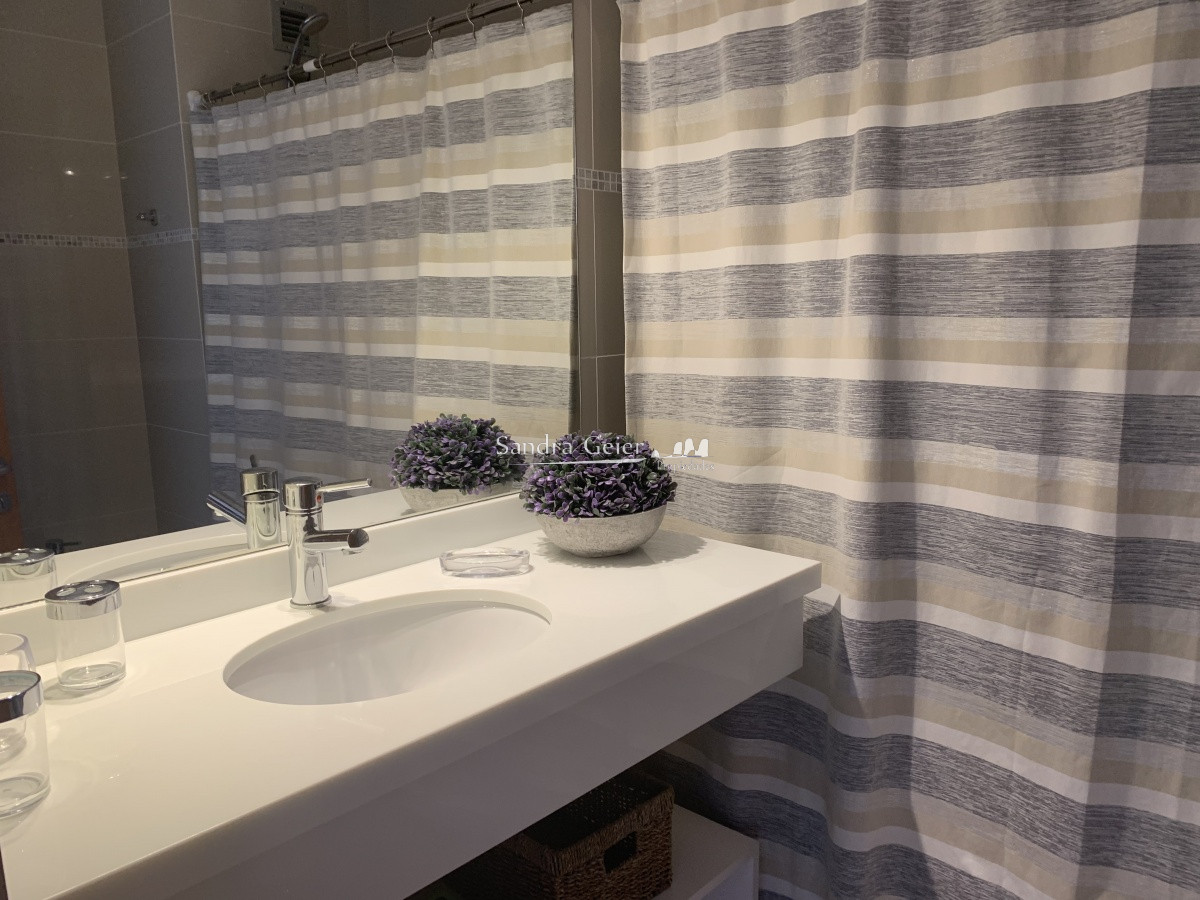 Apartamento ID.709 - VENTA MANSA SUNRISE TOWER PARADA 5 PLAYA MANSA