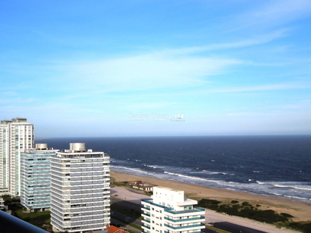 Apartamento ID.681 -  BRAVA - ICON BRAVA TOWERS. PLANTA ESPECIAL EN PISO ALTO
