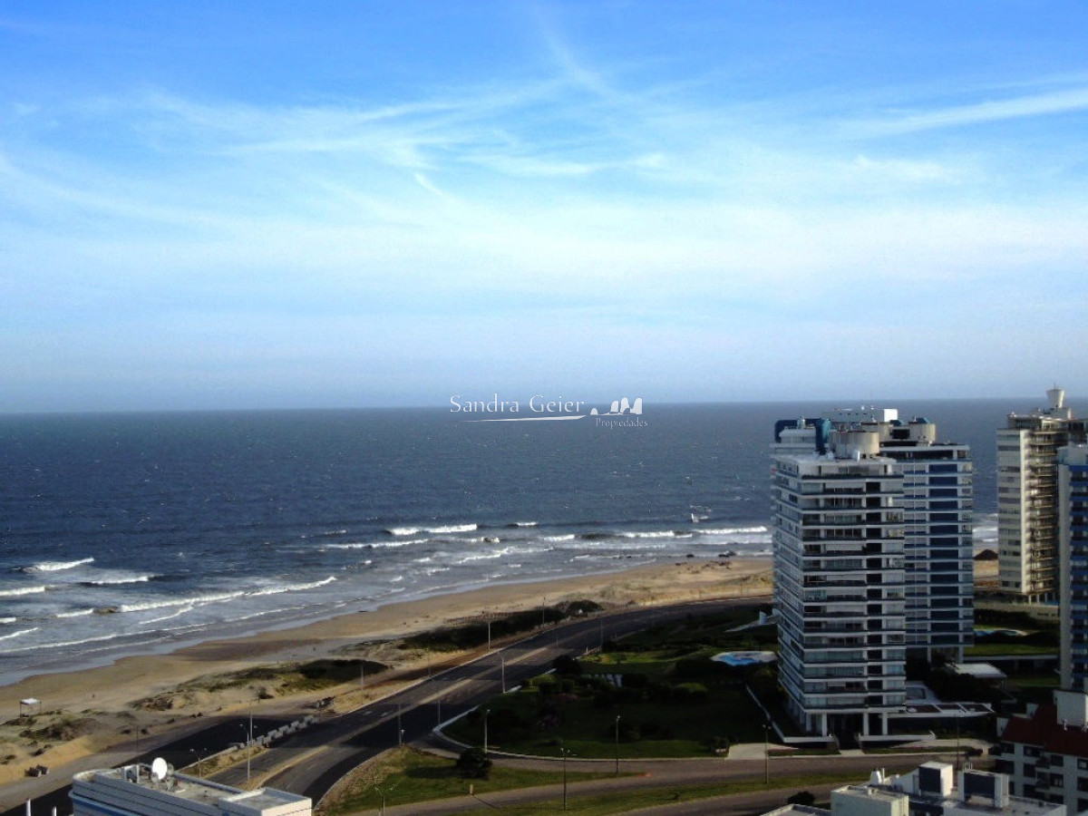 Apartamento ID.681 -  BRAVA - ICON BRAVA TOWERS. PLANTA ESPECIAL EN PISO ALTO