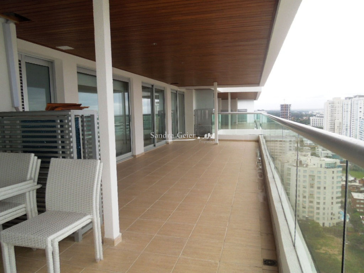 Apartamento ID.681 -  BRAVA - ICON BRAVA TOWERS. PLANTA ESPECIAL EN PISO ALTO