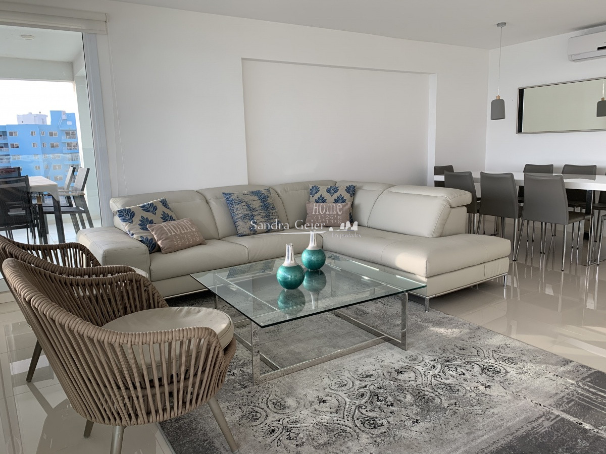 Apartamento ID.1245 - VENTA MANSA PRIMERA FILA FRENTE AL MAR