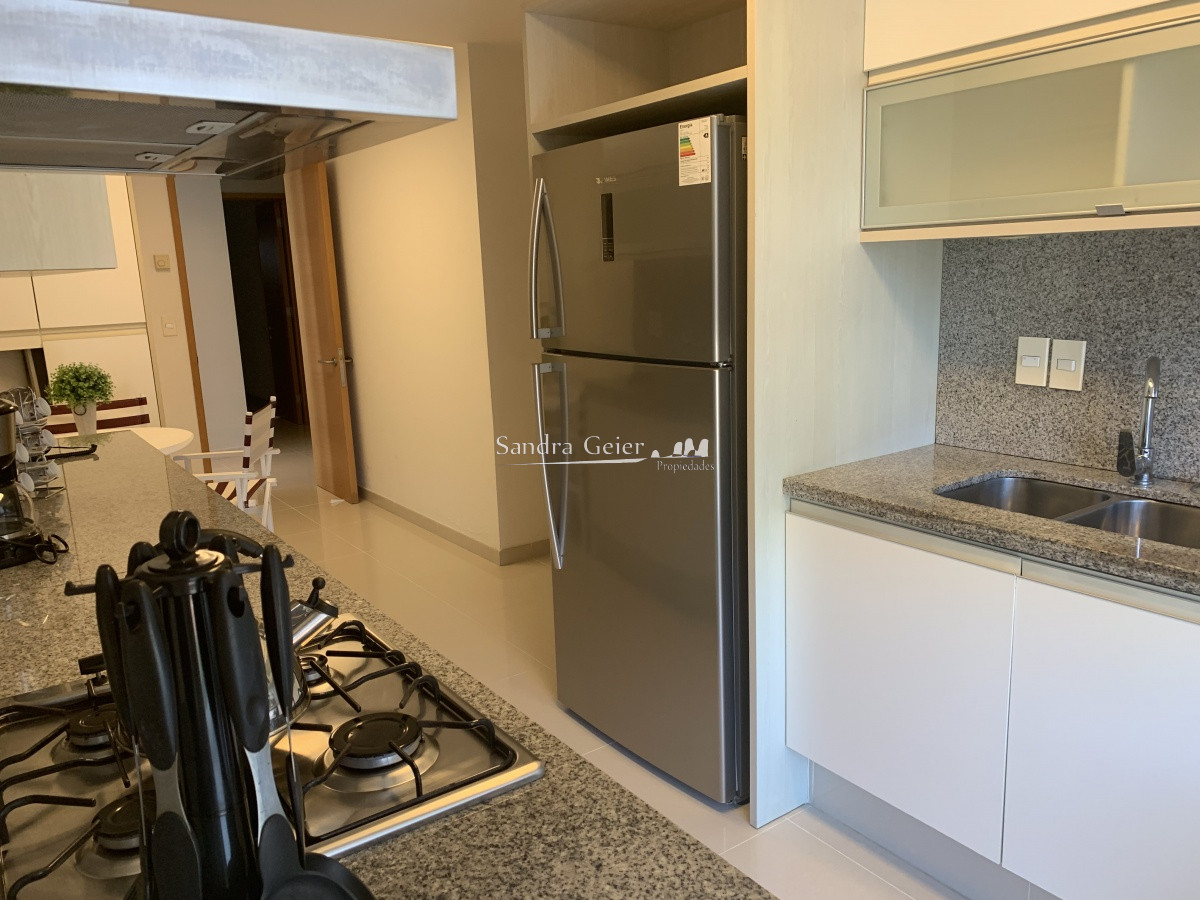 Apartamento ID.709 - VENTA MANSA SUNRISE TOWER PARADA 5 PLAYA MANSA