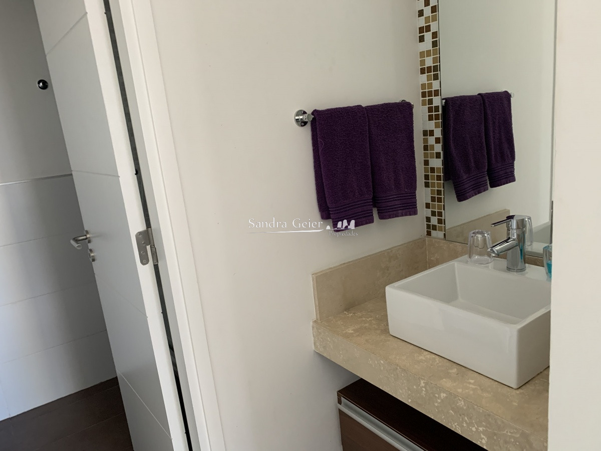 Apartamento ID.1288 - AV. CHIVERTA. MUY LINDA PLANTA  