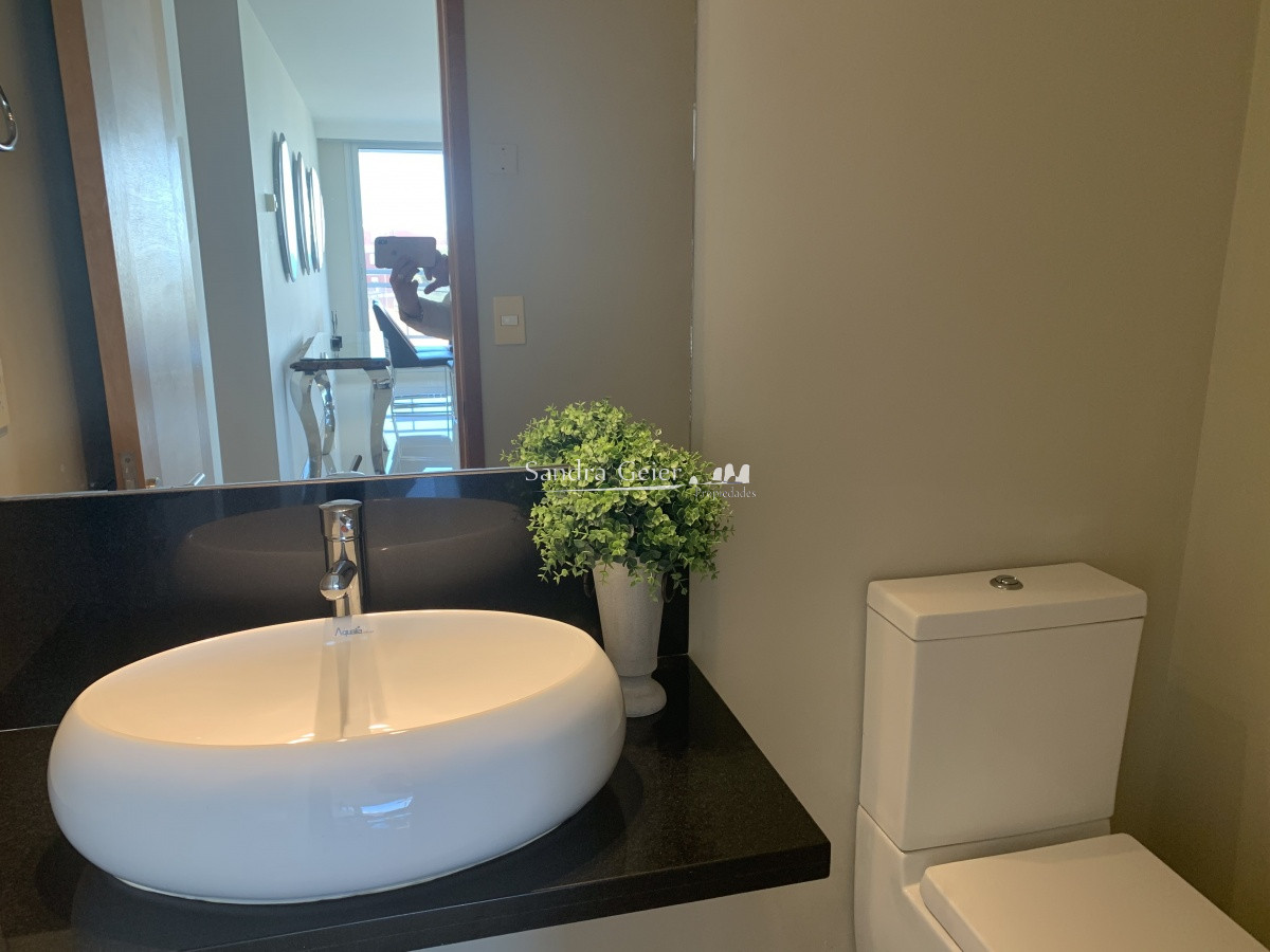 Apartamento ID.709 - VENTA MANSA SUNRISE TOWER PARADA 5 PLAYA MANSA
