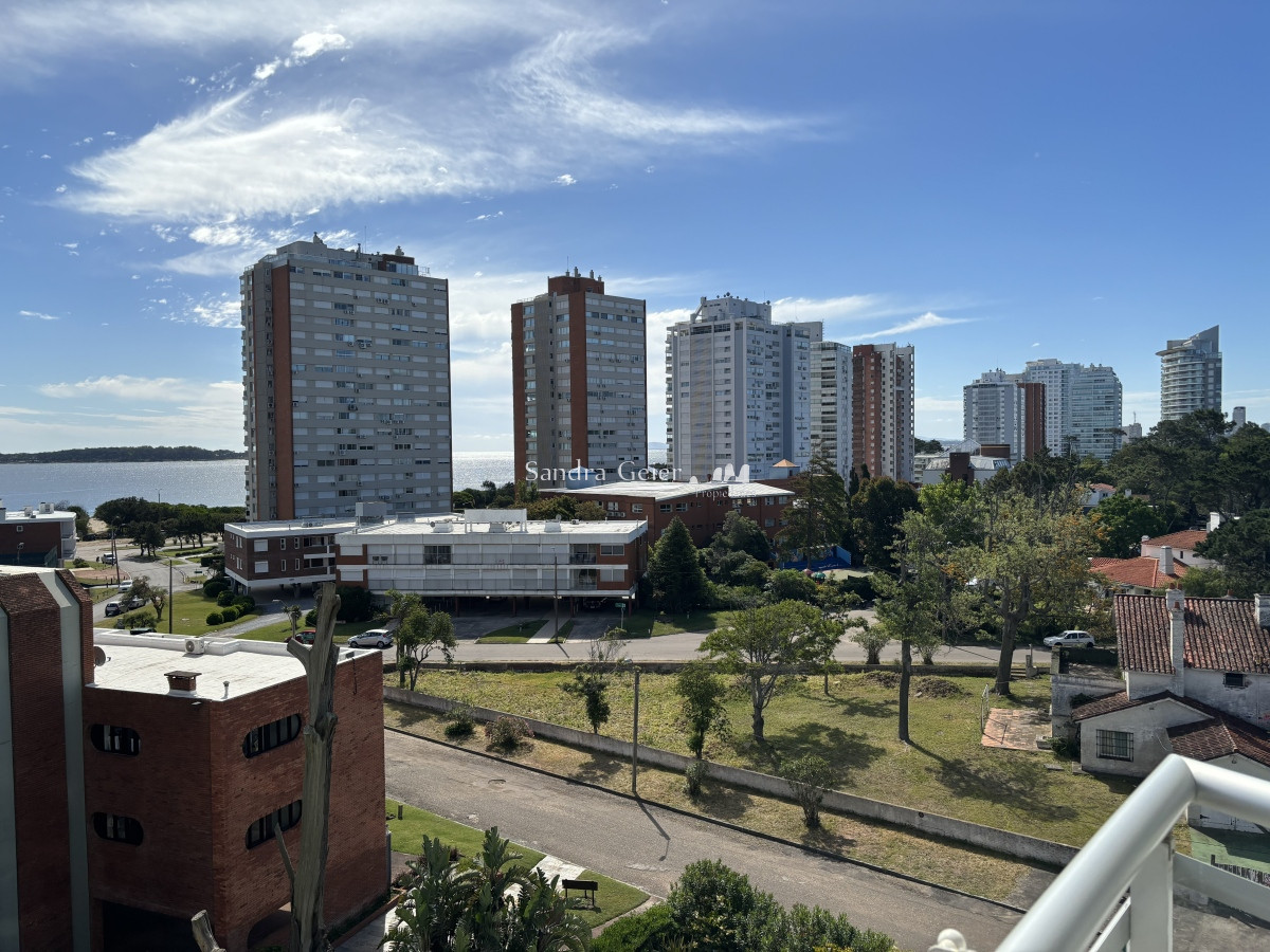 Apartamento ID.2045 - Sunrise Tower mansa parada 5 venta