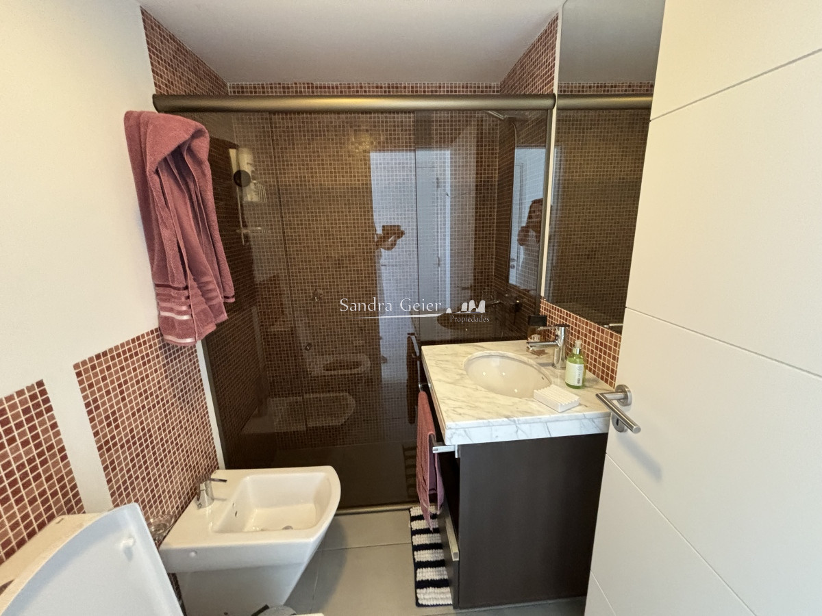 Apartamento ID.2431 - VENTA BRAVA PARADA 6 GARAGE DOBLE DOS DORMITORIOS