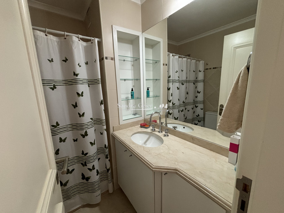 Apartamento ID.218 - AV. CHIVERTA EXCELENTE ALTURA Y ORIENTACION