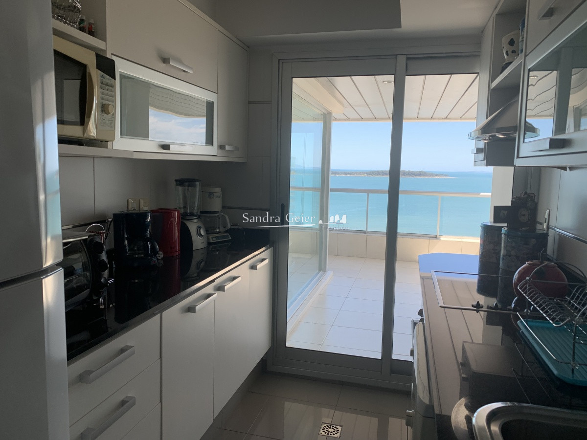 Apartamento ID.1003 - MANSA  VENTA PENT HOUSE PARADA 2 VISTA AL MAR PARRILLA PROPIA