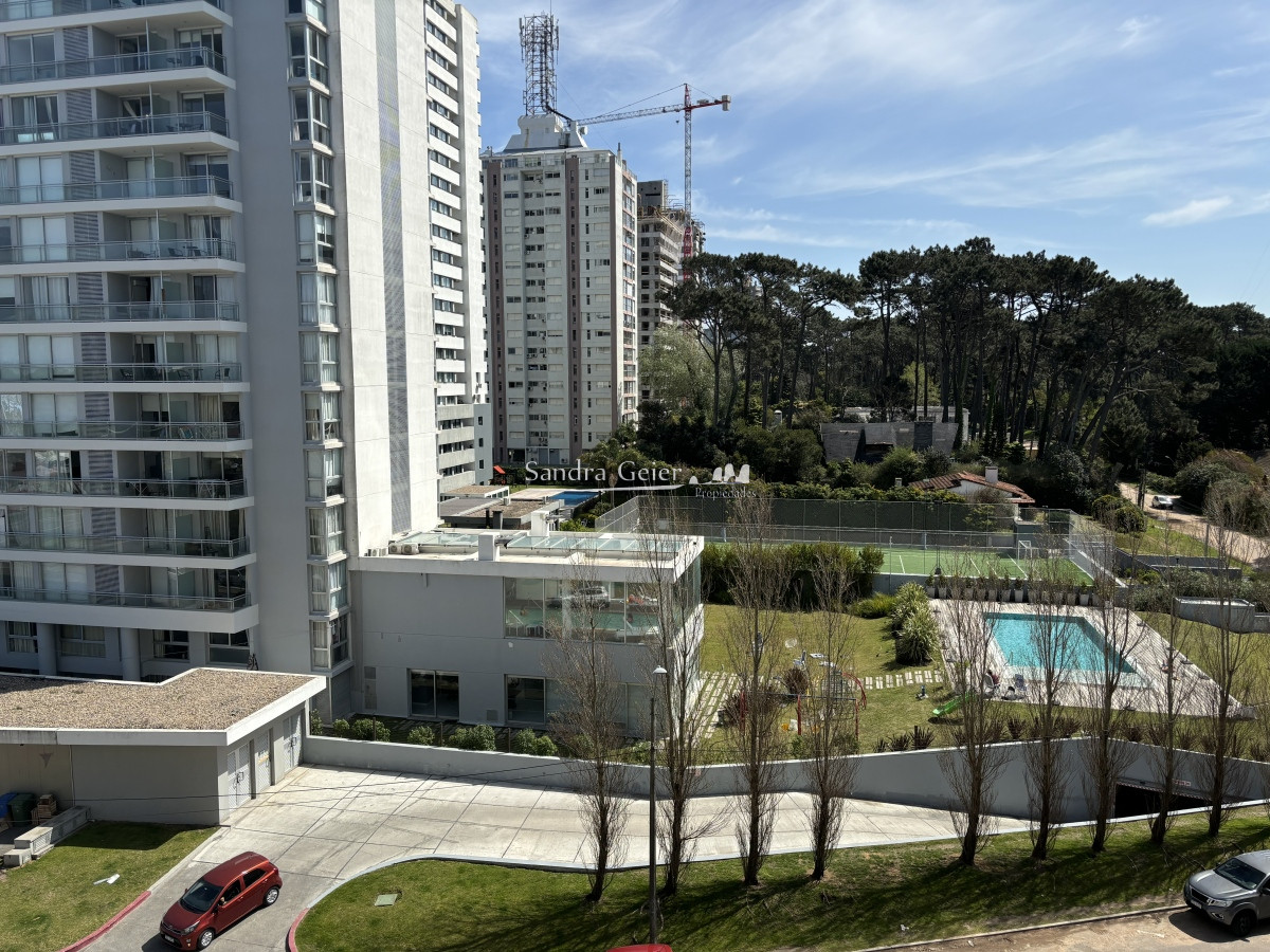 Apartamento ID.2698 - VENTA TORRE ANTARES RECICLADO MUY BUENA ORIENTACION