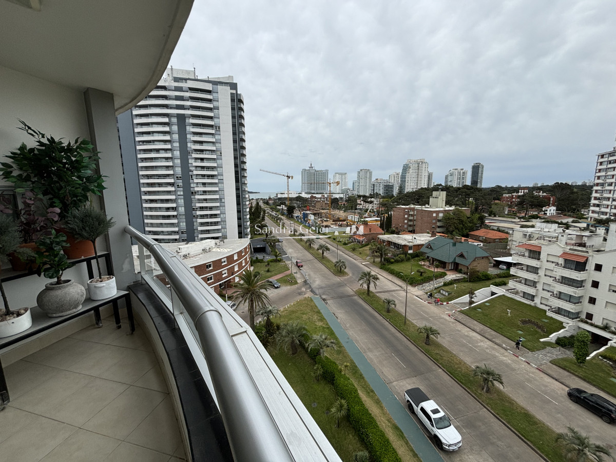 Apartamento ID.197 - AV. CHIVERTA. MUY LINDA PLANTA BRAVA VENTA ORIENTACION SOLAR