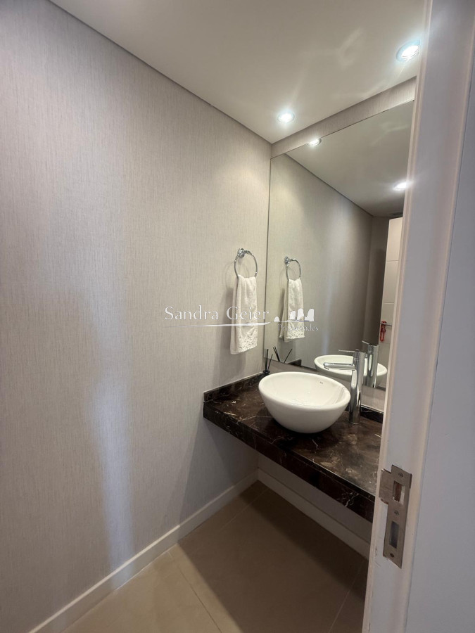 Apartamento ID.2983 - Venta mansa piso alto atrás Enjoy
