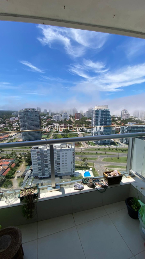Apartamento ID.2583 - SEASONS TOWER VENTA Y ALQUILER PISO ALTO MANSA