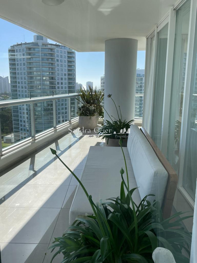 Apartamento ID.2414 - ONE 1 VENTA PISO ALTO ESQUINERO CON VISTA AL MAR Y A PURO SOL!!!!