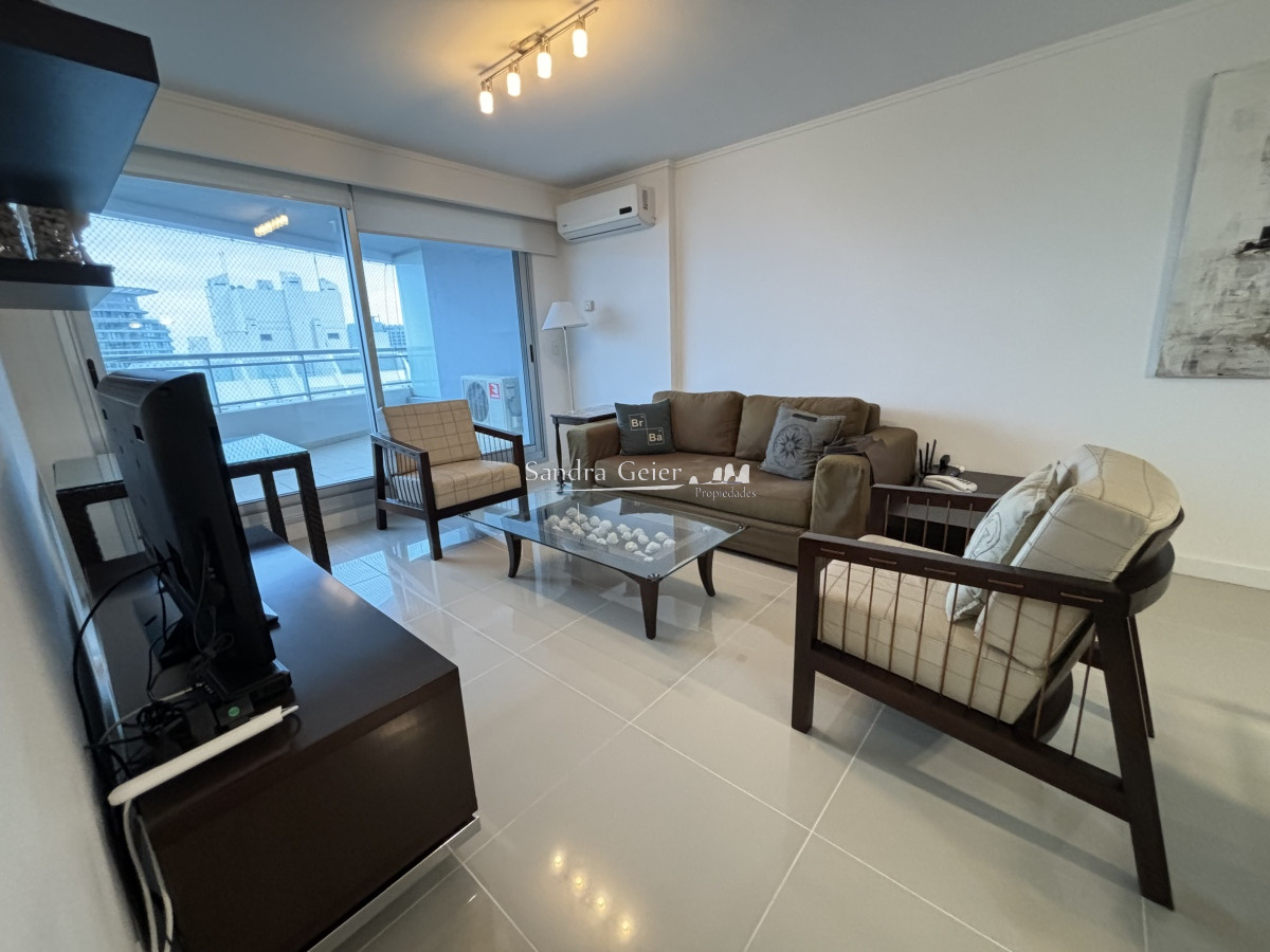 Apartamento ID.2717 - VENTA AV. CHIVERTA PISO ALTO TRES DORMITORIOS BRAVA AIDY GRILL