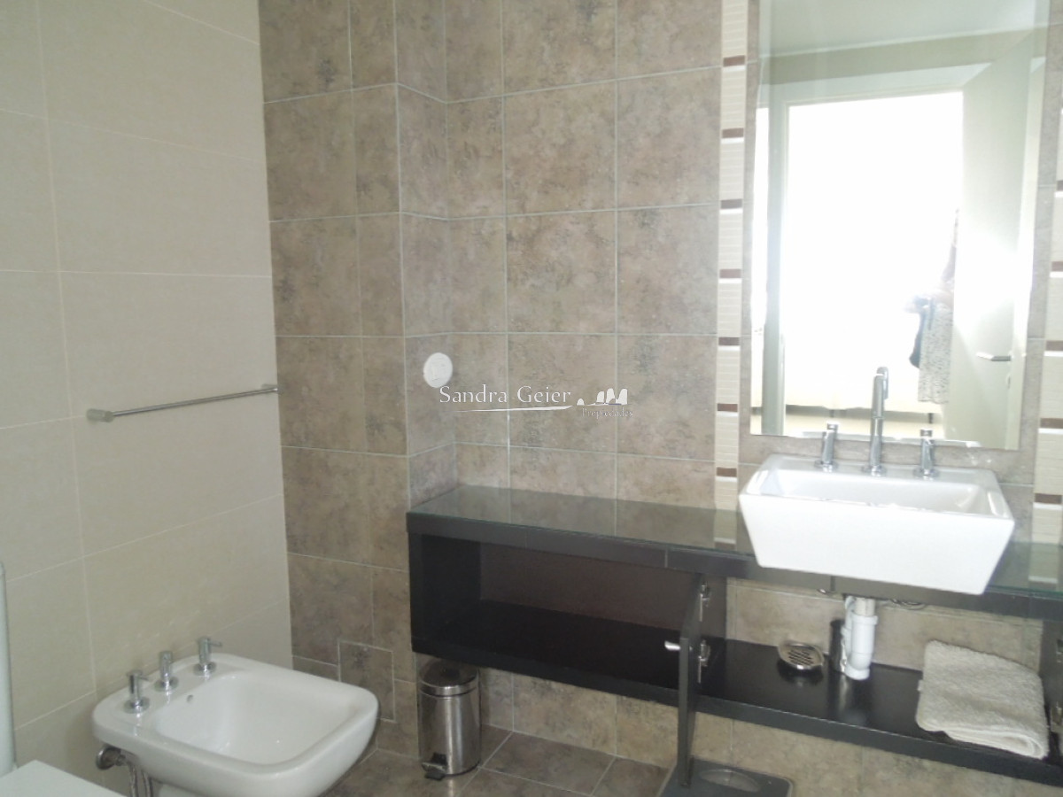 Apartamento ID.1145 - MANSA UNA CUADRA DEL MAR