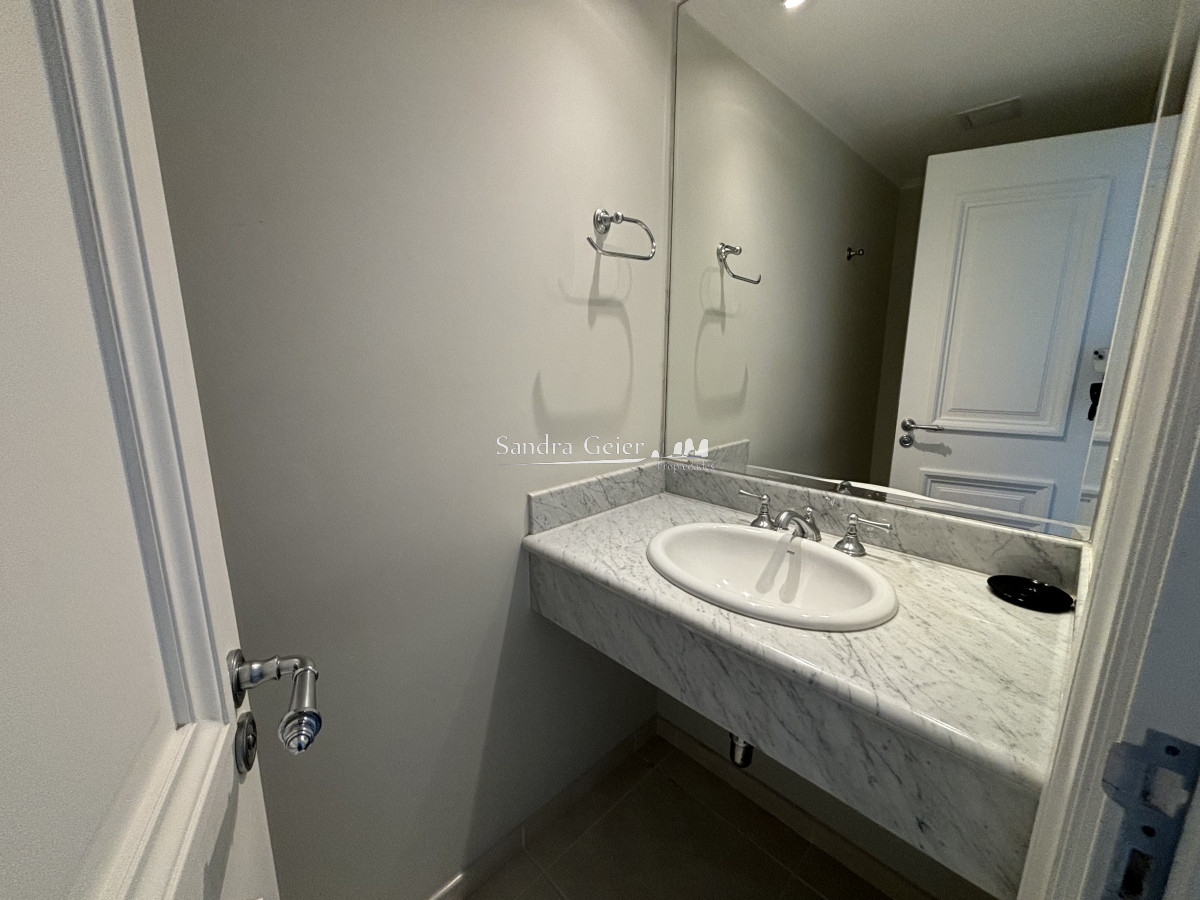 Apartamento ID.321 - MILLENIUM TOWER ESQUINERO EN ALQUILER