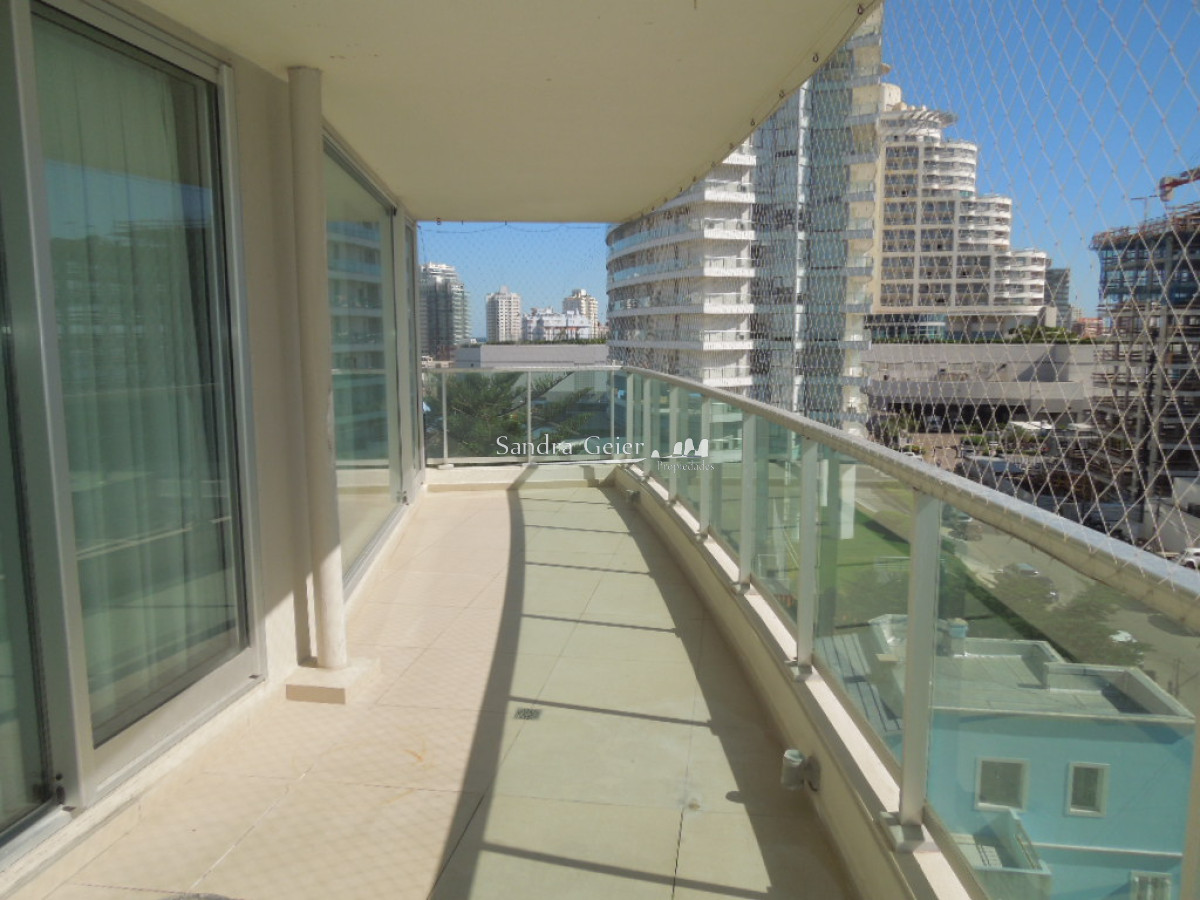Apartamento ID.1145 - MANSA UNA CUADRA DEL MAR