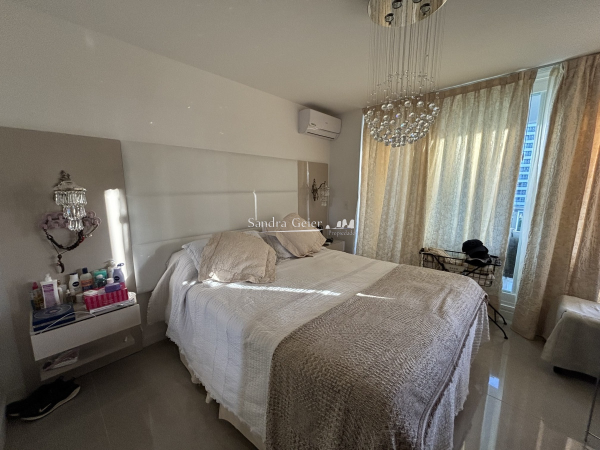Apartamento ID.2413 - Av. Roosvelt torre One. Tres cuadras del mar