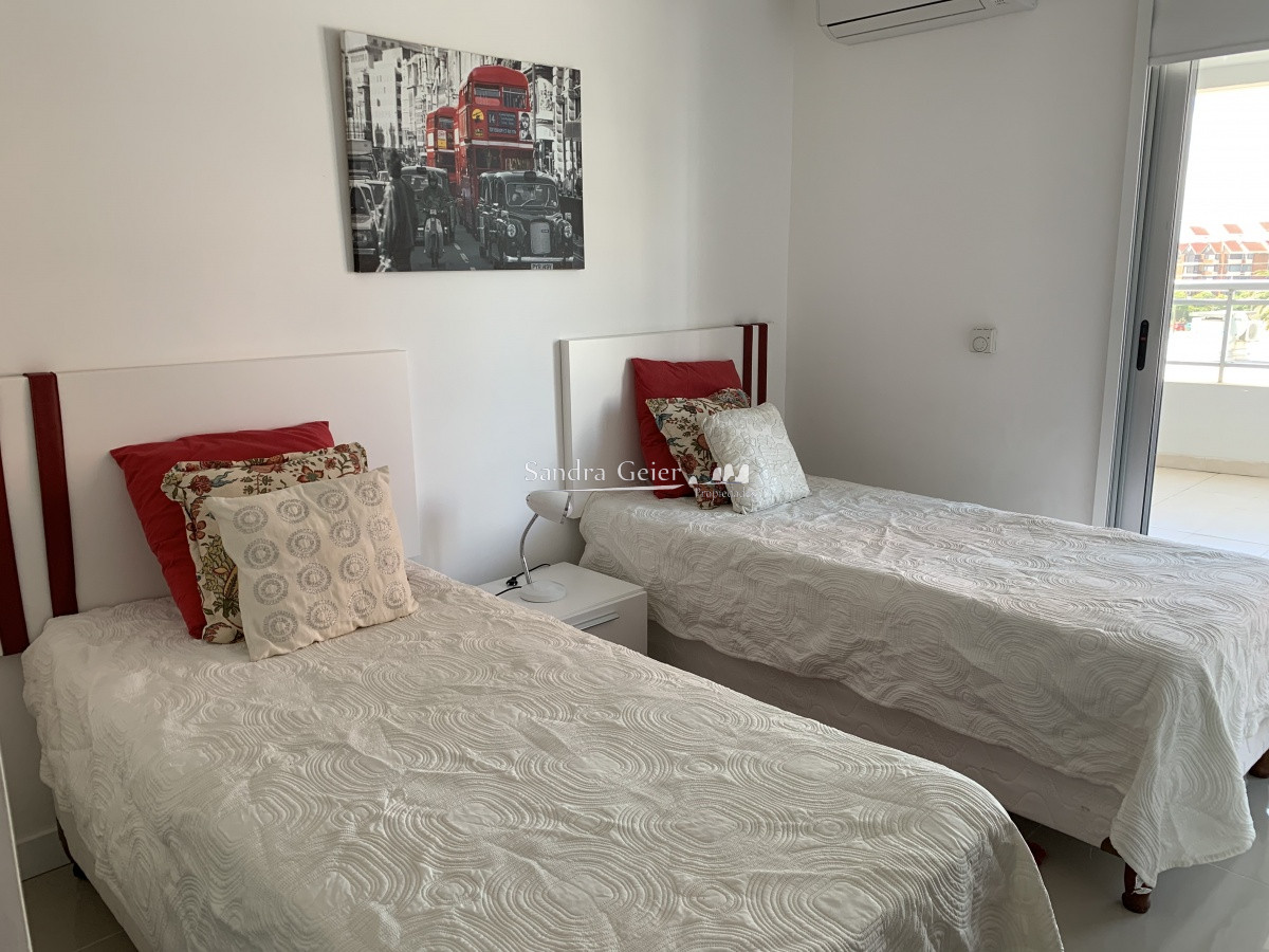 Apartamento ID.835 - AV. CHIVERTA EDIFICIO NUEVO CON SERVICIOS