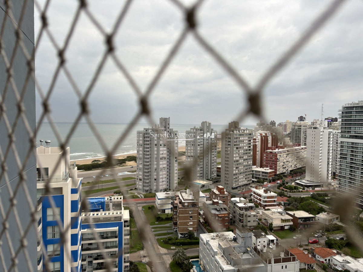 Apartamento ID.2717 - VENTA AV. CHIVERTA PISO ALTO TRES DORMITORIOS BRAVA AIDY GRILL