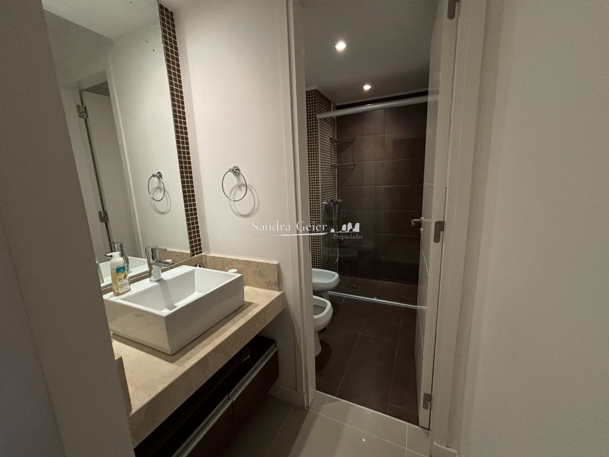 Apartamento ID.2717 - VENTA AV. CHIVERTA PISO ALTO TRES DORMITORIOS BRAVA AIDY GRILL