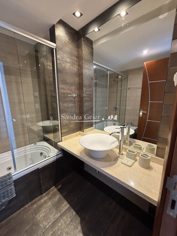 Apartamento ID.830 -  VENTA MIAMI BOULEVARD  TORRE I PISO ALTO AL FRENTE