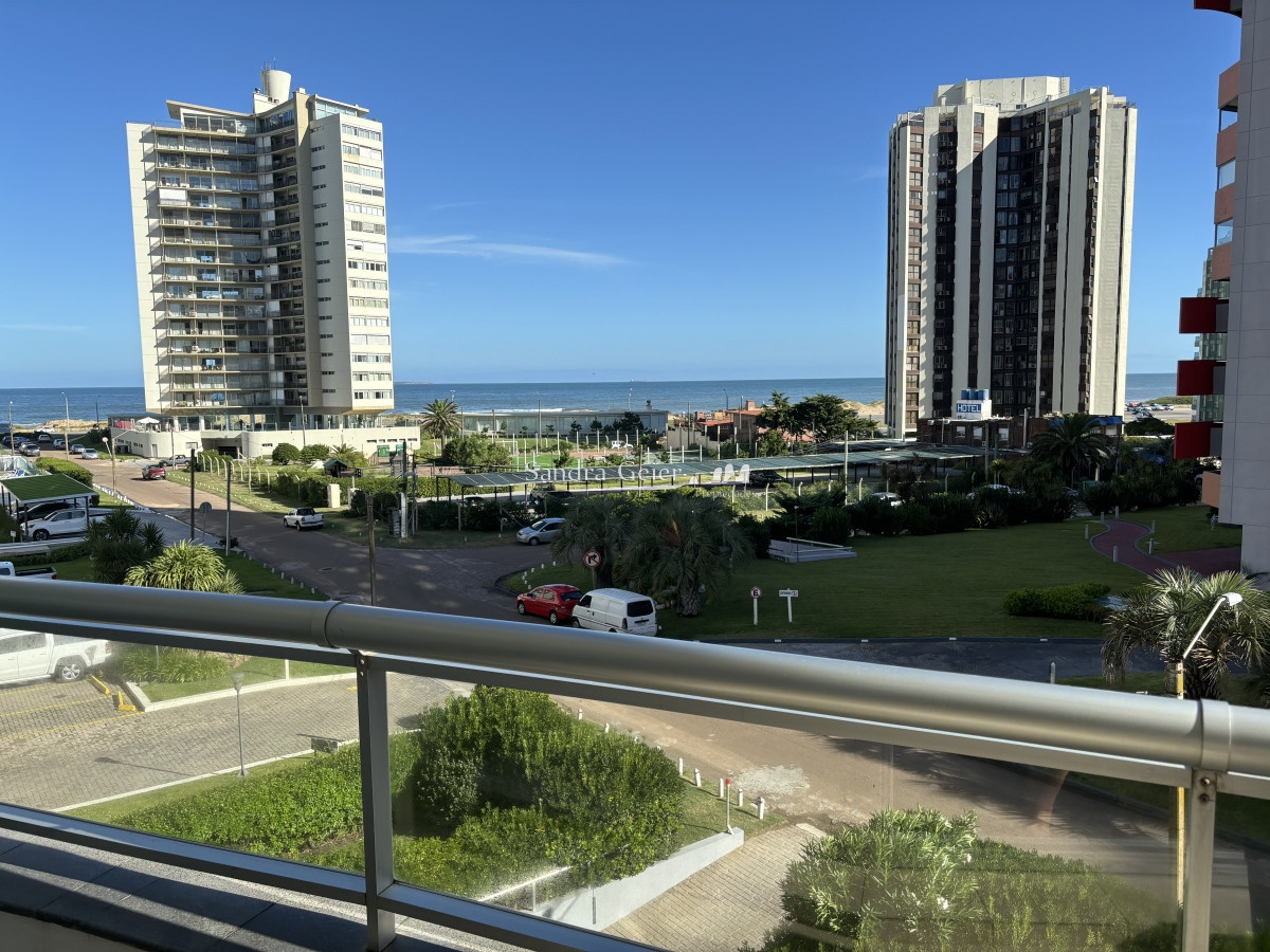 Apartamento ID.11 - AV. CHIVERTA  VENTA DOS DORMITORIOS CON SERVICIOS,  VISTA LA MAR 